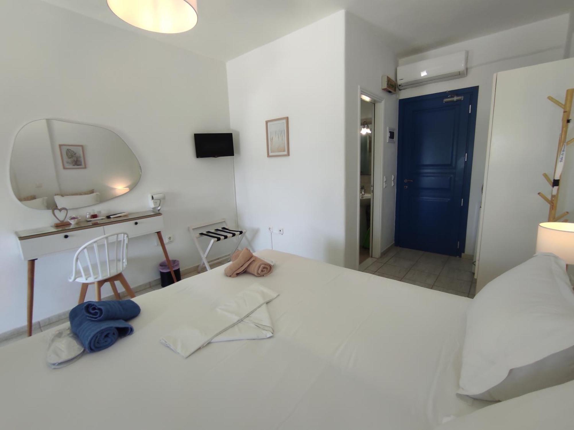 Villa Le Grand Bleu Katapola Bagian luar foto