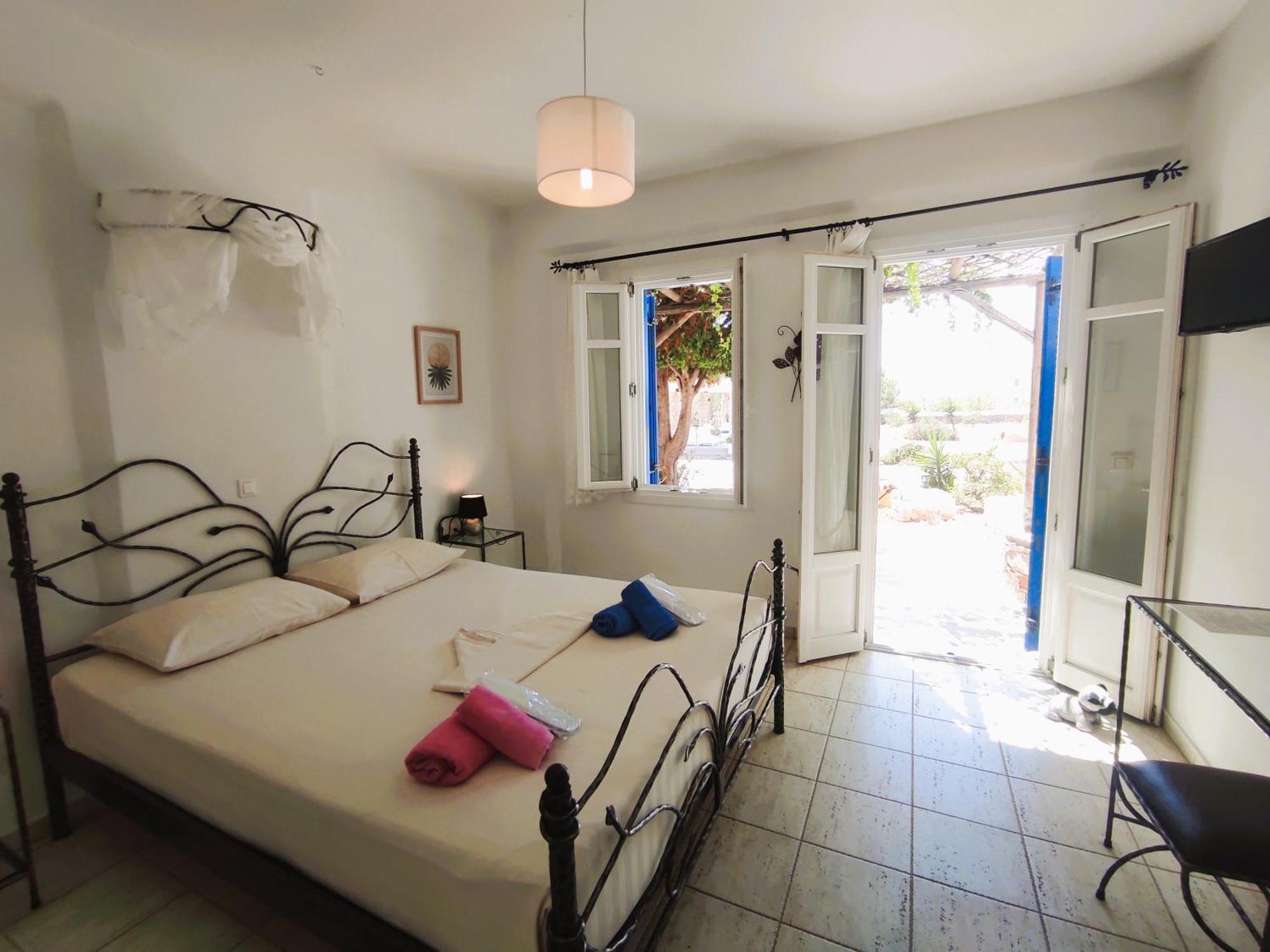 Villa Le Grand Bleu Katapola Bagian luar foto